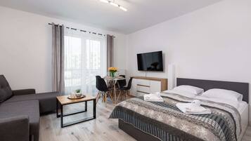 BĂŒgeleisen/BĂŒgelbrett, WLAN, BettwĂ€sche