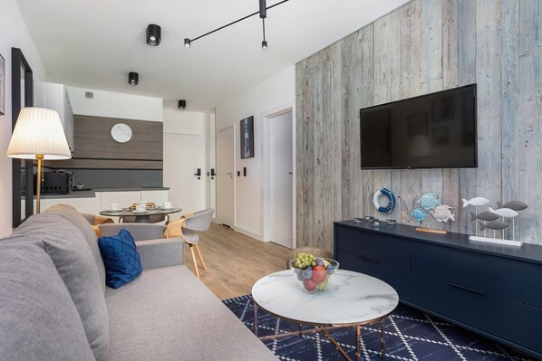 テレビ、書斎 / ワークスペース