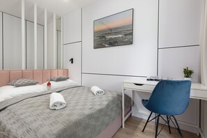 1 bedroom, desk, iron/ironing board, WiFi