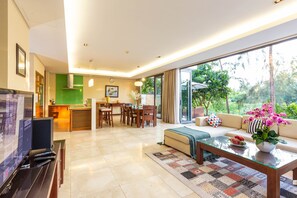 Standard 4BR Beach Pool Villa | Living area