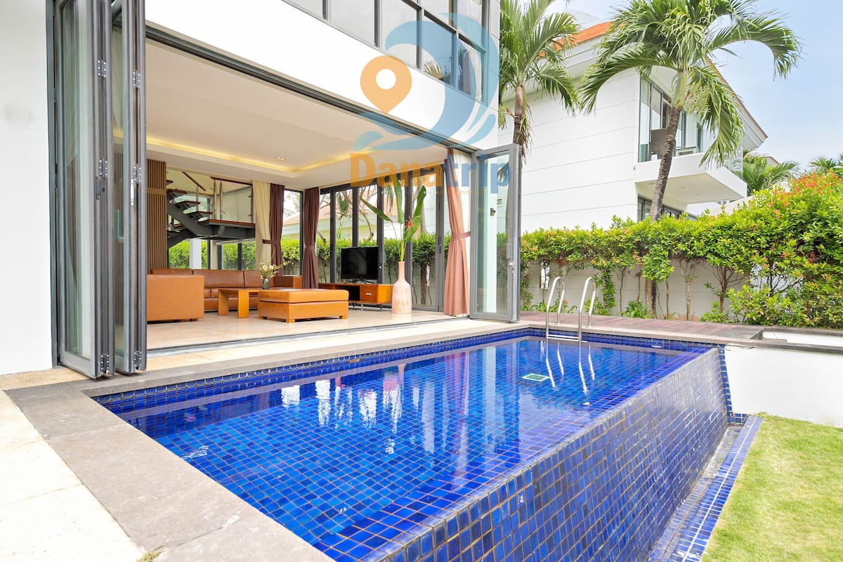 Private pool