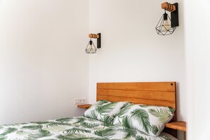 2 makuuhuonetta, silitysrauta/-lauta, ilmainen Wi-Fi, vuodevaatteet