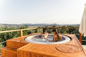 Bañera de hidromasaje exterior