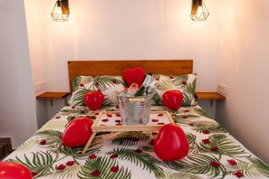 2 chambres, fer et planche à repasser, accès au Wi-Fi (inclus)