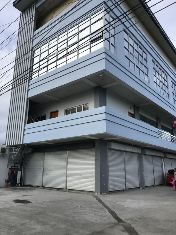 Front of property - NutriTECH Hotel and Events (Calapan)