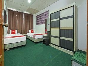 Deluxe Twin Room | Desk, soundproofing, free WiFi, bed sheets - Oyo 90631 Syahirah Hotel (Marang)