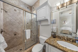 Shower, hair dryer, towels - Sweet Beach Life at Saturn Living 4 (South Padre Island)