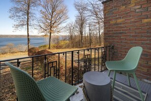 Property grounds - Luxury Twnhome | Cayuga Wine Trail | Lake Access (Ovid)