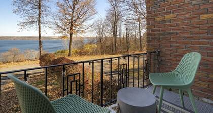 Luxury Twnhome | Cayuga Wine Trail | Lake Access