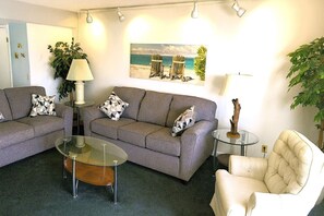 TV - Daytona Beach Getaway – Pool View, Gated Complex, 2-Min Stroll to the Ocean (Daytona Beach Shores)