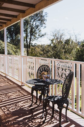 Habitación de lujo (King Suite with Lounge) | Balcón