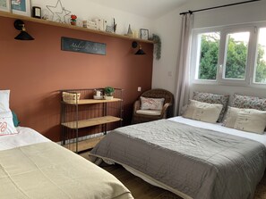 3 bedrooms, iron/ironing board, free WiFi, bed sheets