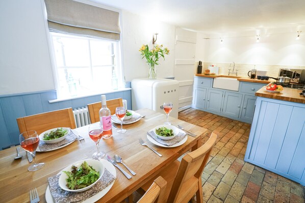 Fridge, dishwasher, cookware/dishes/utensils