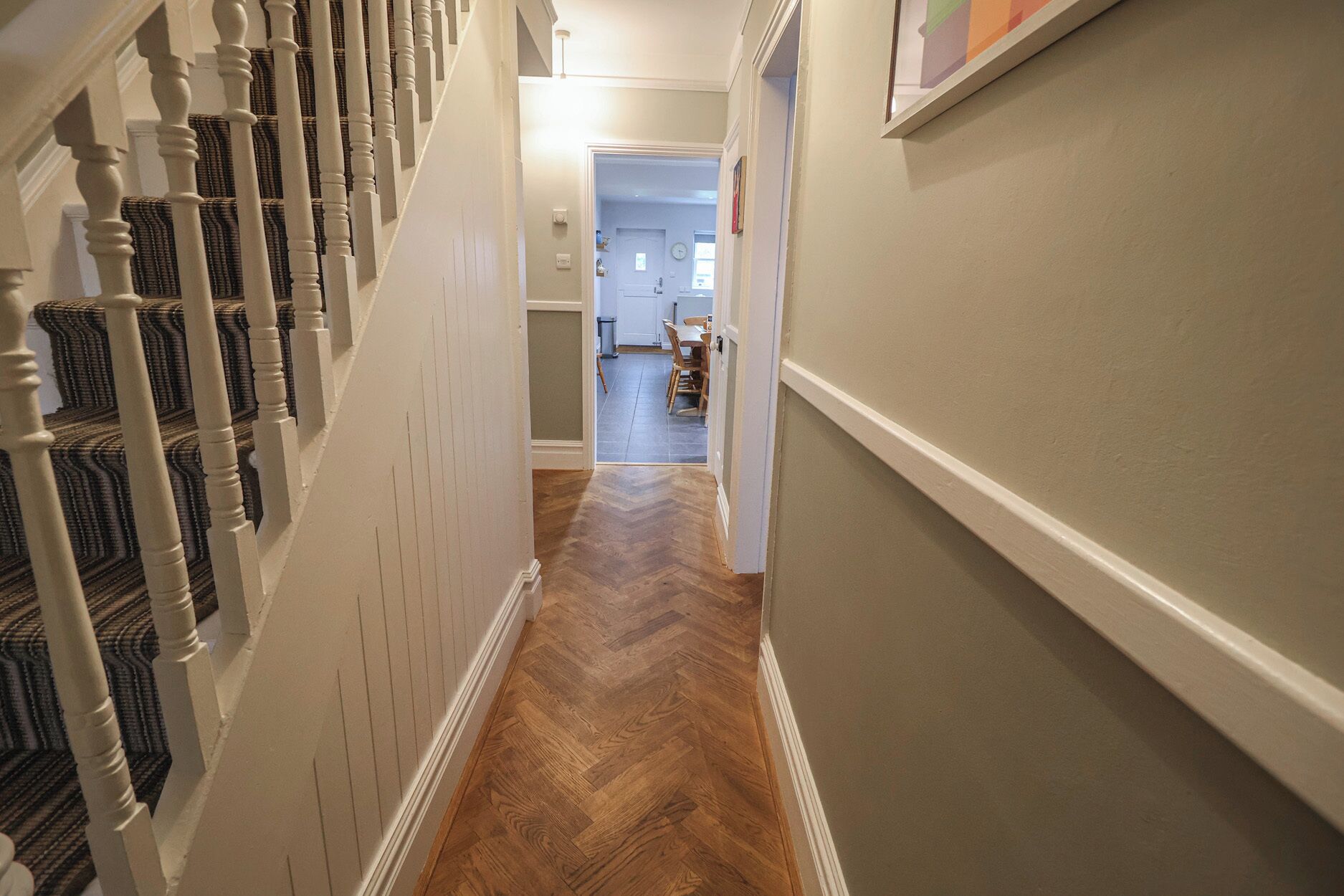 المنشأة من الداخل