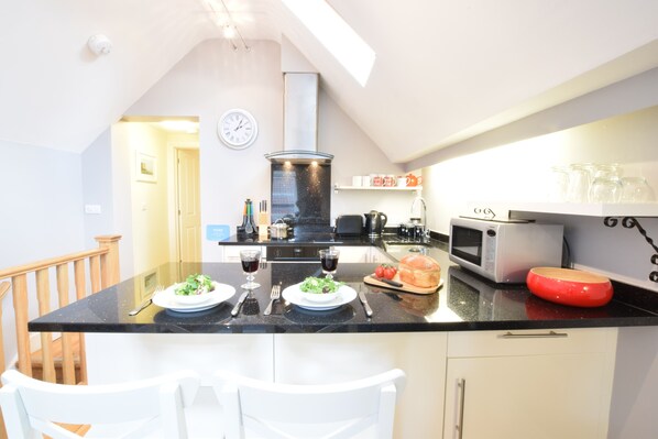 Fridge, dishwasher, cookware/dishes/utensils