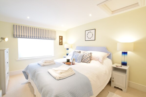 1 Schlafzimmer, individuell dekoriert, individuell eingerichtet