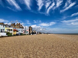 Beach nearby - Mariners Cottage (Aldeburgh)