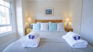 2 bedrooms, individually decorated, individually furnished, free WiFi