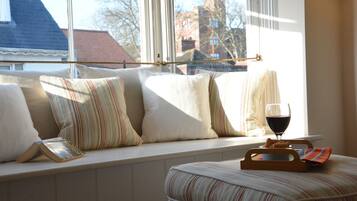 2 bedrooms, individually decorated, individually furnished, free WiFi