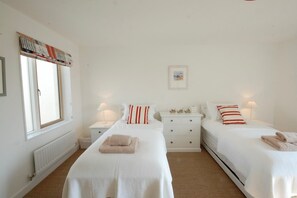 4 bedrooms, individually decorated, individually furnished, free WiFi - The Shelduck, Southwold (Reydon)