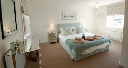 The Shelduck, Southwold