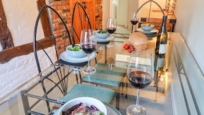 Cottage | Bếp riêng | Tủ lạnh, dụng cụ nấu nướng/bát dĩa/dao nĩa 