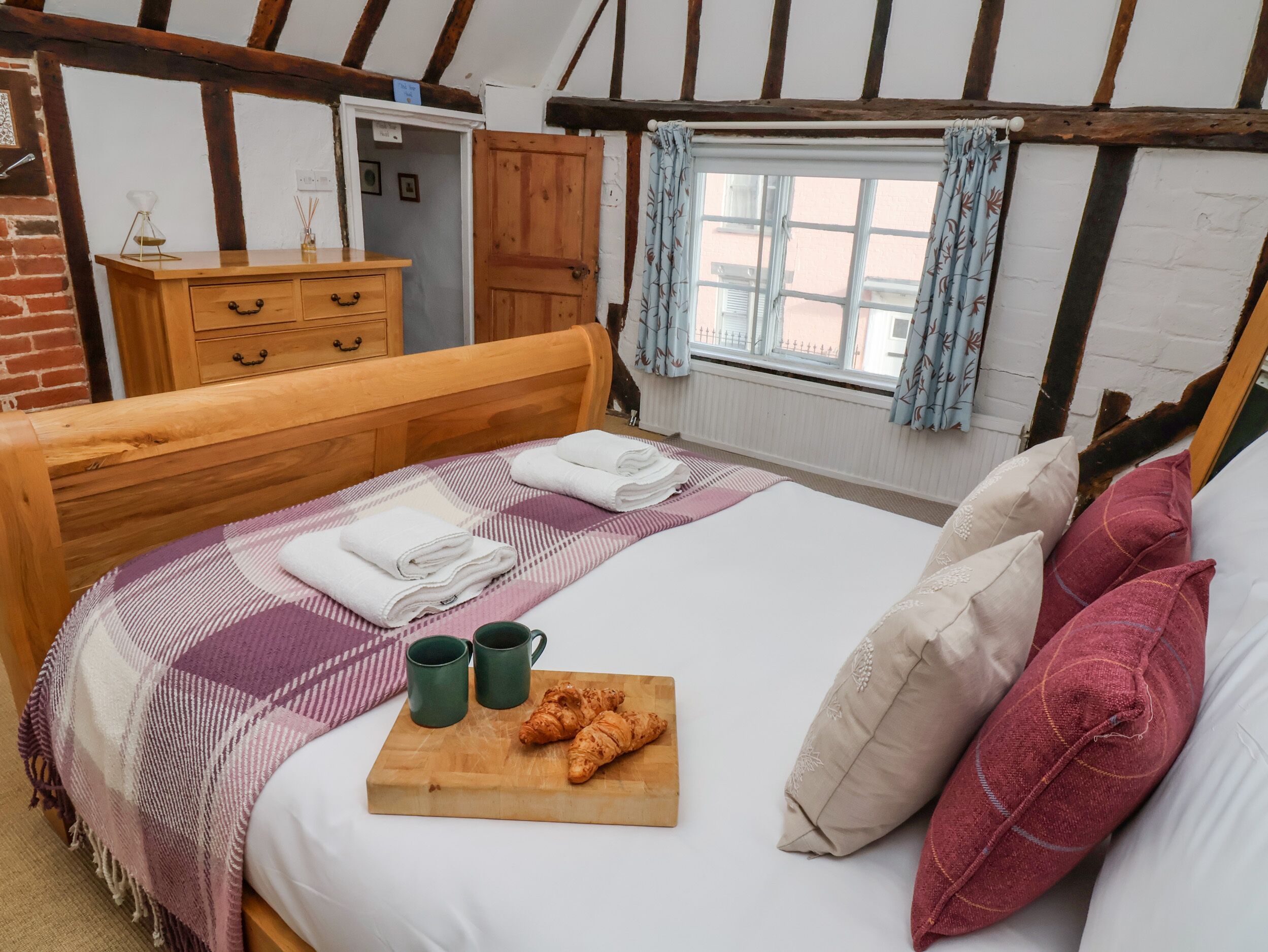 Cottage | 2 bedrooms, individually decorated, individually furnished, free WiFi