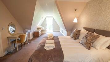 4 bedrooms, individually decorated, individually furnished, free WiFi