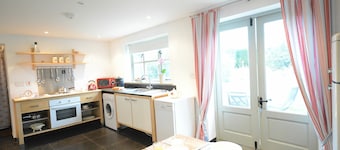 1 Grange Cottages, Westleton