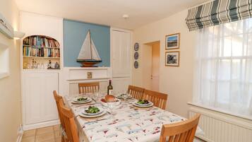 Cottage | Interior