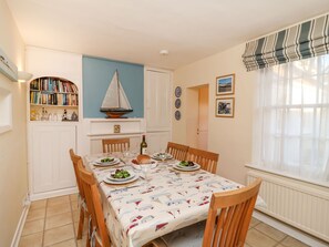Cottage | Interior