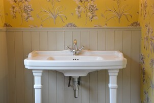 Hair dryer