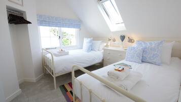 4 bedrooms, individually decorated, individually furnished, free WiFi