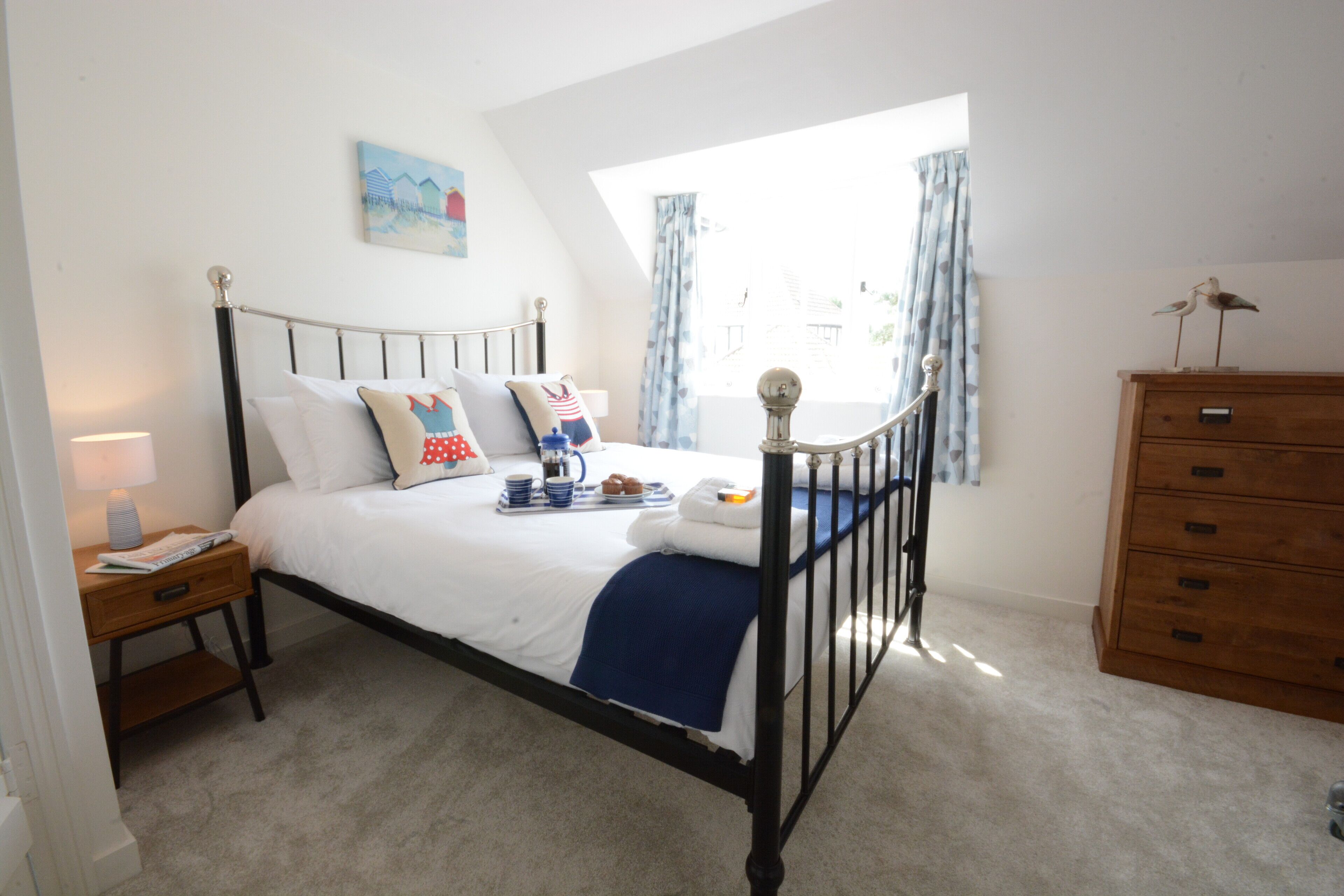 4 quartos, individualmente decorados, individualmente mobiliados