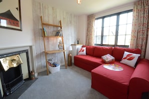 Fireplace - 4 The Dunes, Thorpeness (Leiston)