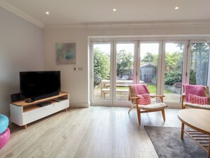 TV - Crabapple Cottage, Southwold (Reydon)