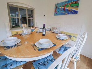 Cottage | Dining