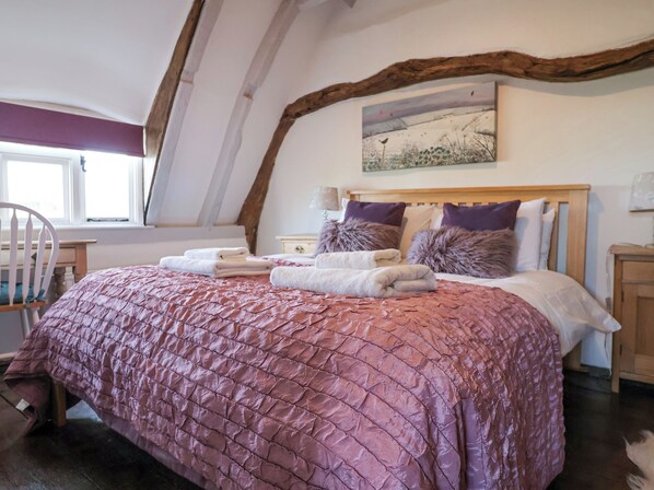 Cottage | 3 bedrooms, individually decorated, individually furnished, free WiFi - Pudding Cottage, Westleton (Saxmundham)