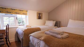 3 habitaciones, decoración personalizada y muebles diferentes