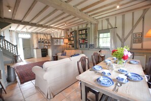 Cottage | Interior