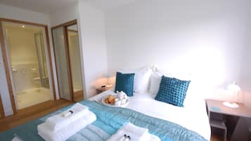 2 bedrooms, individually decorated, individually furnished, free WiFi