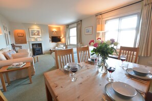 TV, DVD player - Crabbe House (Aldeburgh)