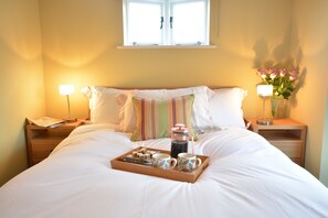 2 bedrooms, individually decorated, individually furnished, free WiFi - Harriet's Cottage, Southwold (Reydon)