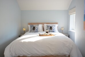 2 bedrooms, individually decorated, individually furnished, free WiFi - Little Turnpike Cottage, Melton (Woodbridge)