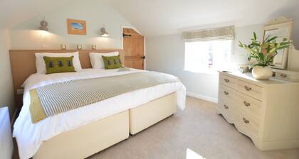 Little Turnpike Cottage, Melton