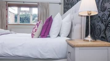 4 habitaciones, decoración personalizada y muebles diferentes