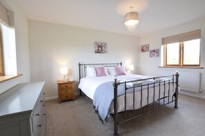 3 bedrooms, individually decorated, individually furnished, free WiFi - The Mulberry, nr Bungay (Beccles)