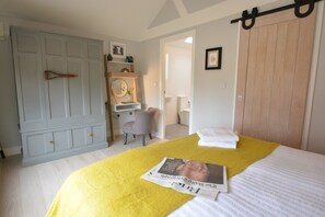 1 habitación, decoración personalizada y muebles diferentes