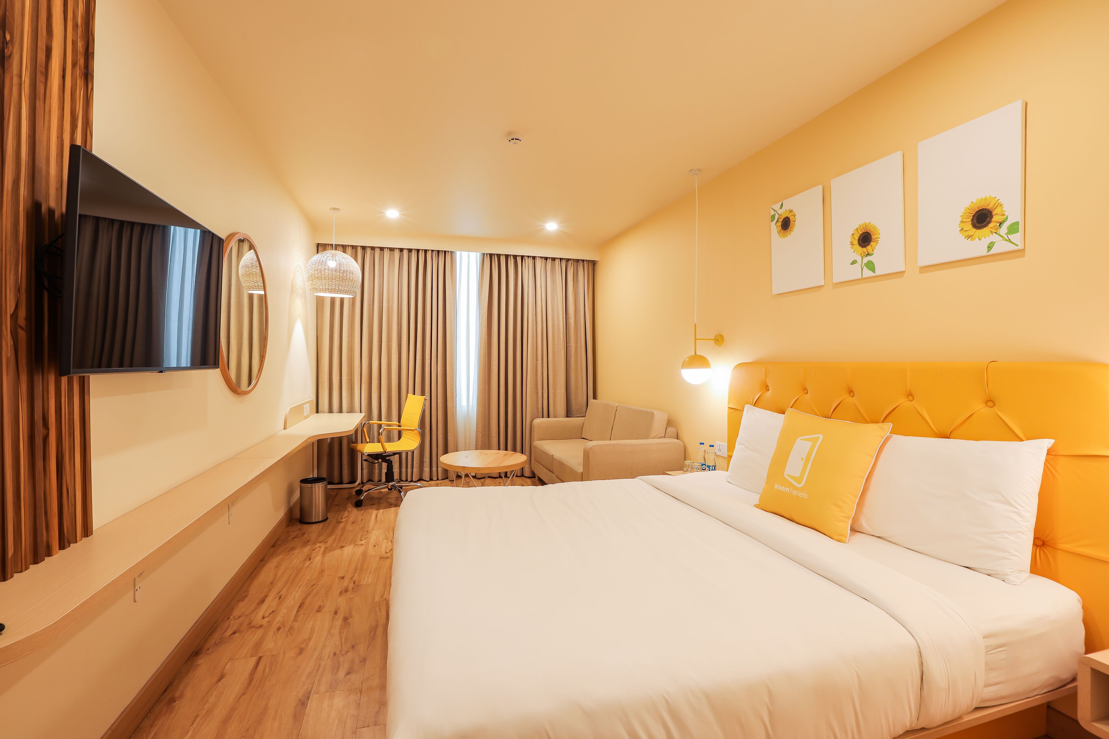 Superior Double Room | In-room safe, desk, soundproofing, iron/ironing board