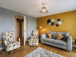 Cottage | Living area